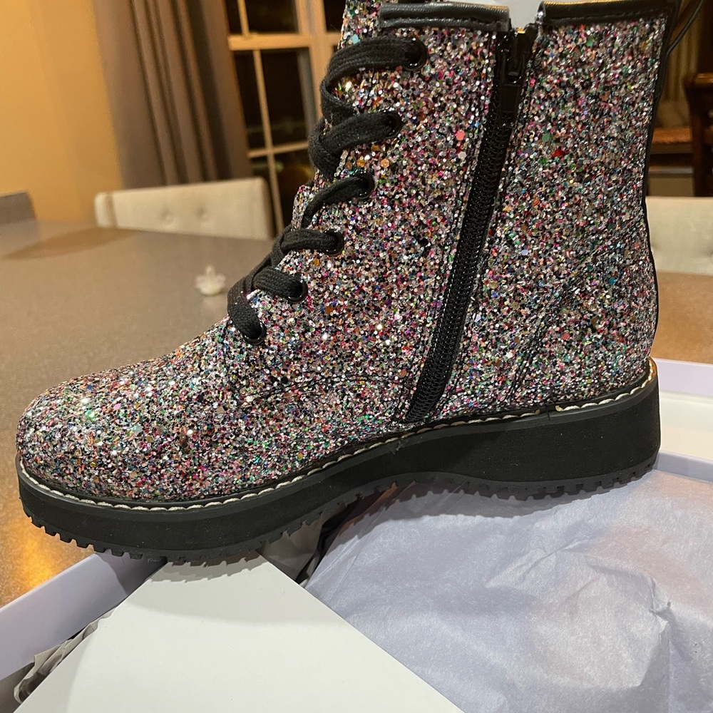 Steve Madden Tory Boot - Picture 4 of 5